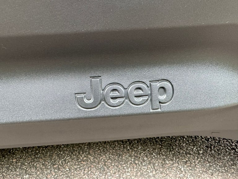 2025 Jeep Avenger 1.2 e-Hybrid Summit 5dr DCT Hatchback Petrol Automatic