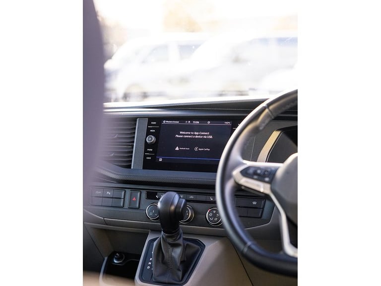 2024 Volkswagen Transporter 2.0 TDI 150 Highline Kombi Van DSG WINDOW VAN DIESEL Automatic