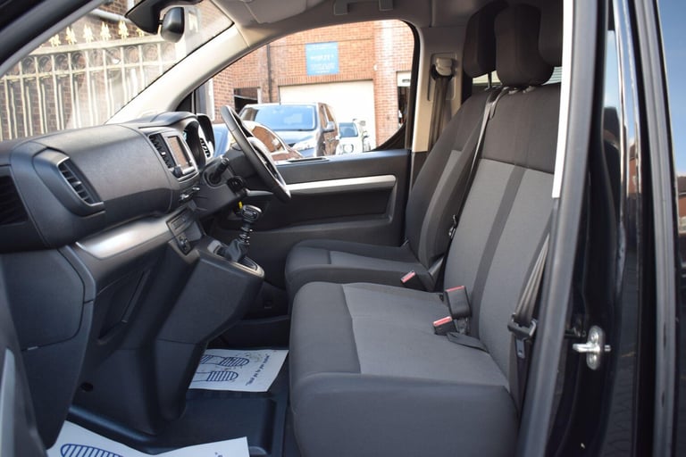 2022 Toyota PROACE CITY Verso 1.5D Shuttle Medium MPV MWB Euro 6 (s/s) 5dr (9 Seat) MPV Diesel Ma...