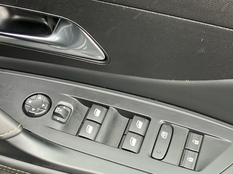 2024 Peugeot 308 115kW GT 54kWh 5dr Auto Hatchback Electric Automatic