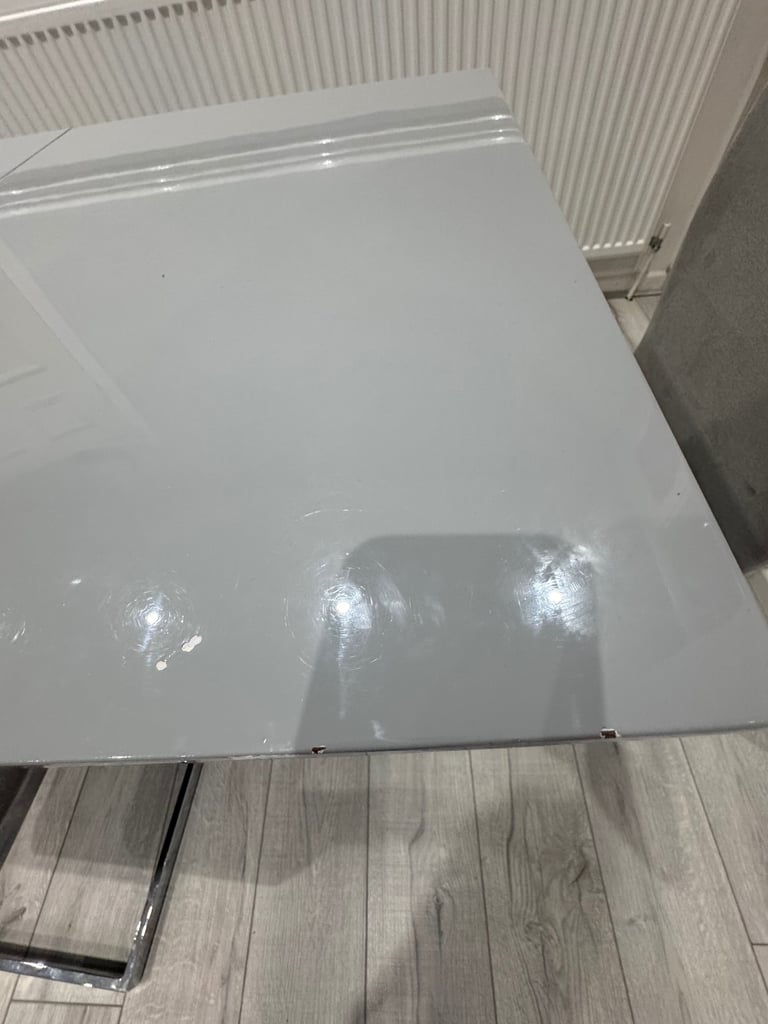 Dining table and 6 chairs Extendable up to 160cm