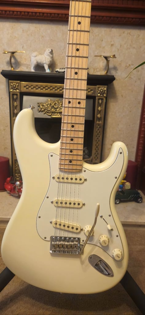 Fender Stratocaster Limited Edition American Performer Olympic White