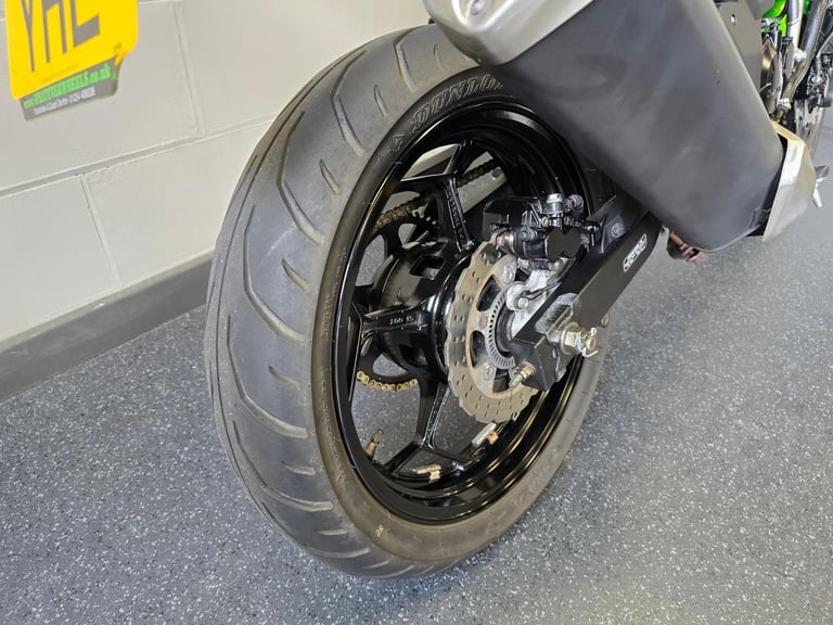 Kawasaki Z125 Supernaked 125cc Learner Legal Geared Motorcycle