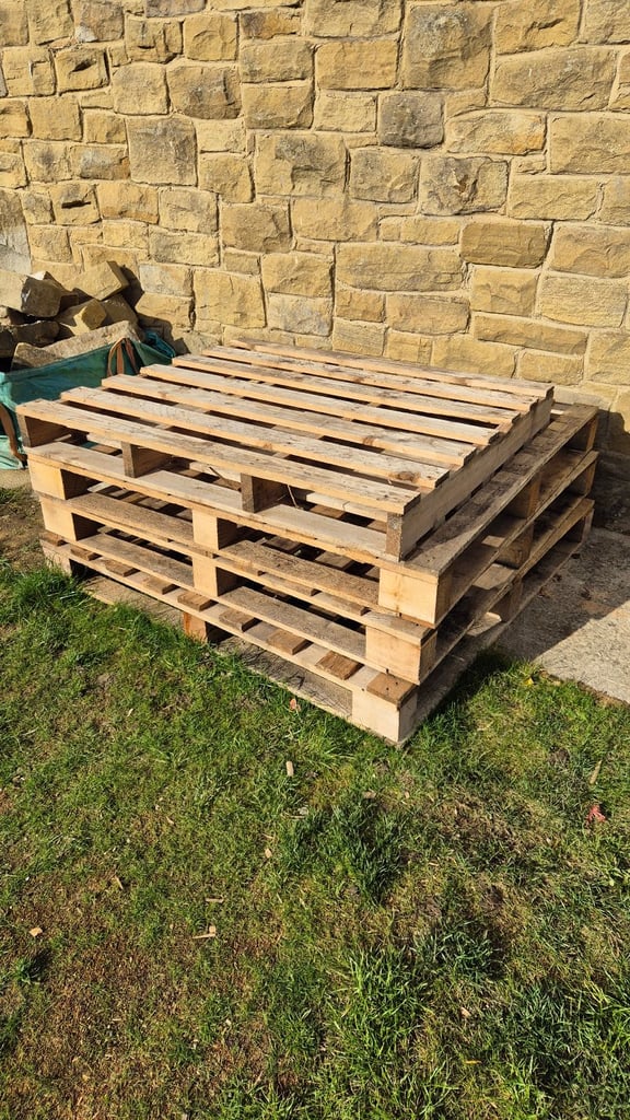 image for Free pallets