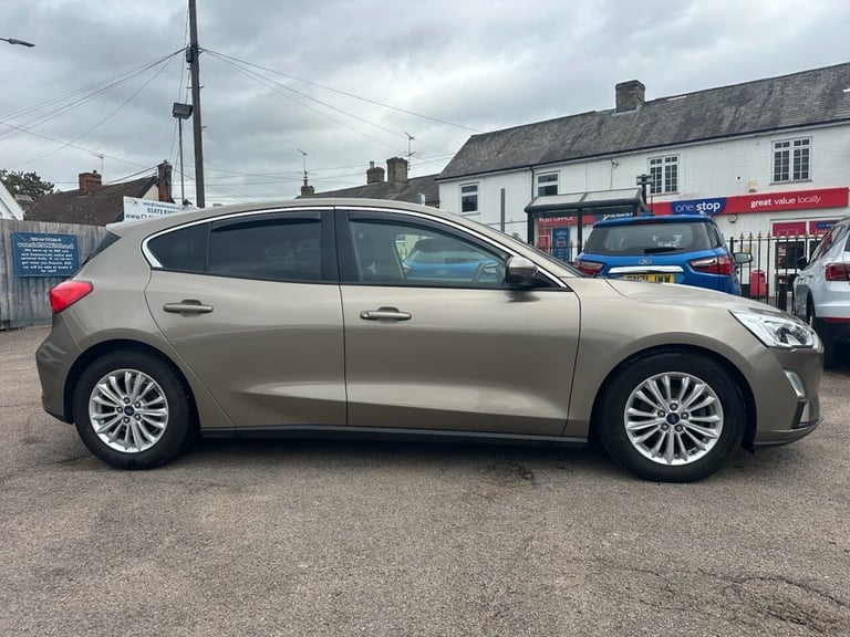 2019 Ford Focus 1.0T ECOBOOST TITANIUM 5dr EURO 6 (s/s) (125 ps) WITH SERVICE HISTORY  Hatchback ...