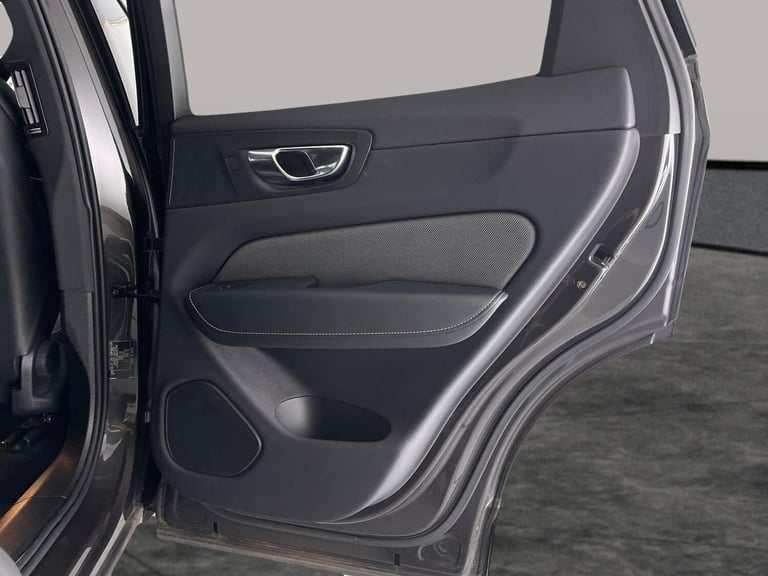 2021 Volvo XC60 2.0 T6 Recharge PHEV R DESIGN 5dr AWD Auto ESTATE PETROL/ELECTRIC Automatic