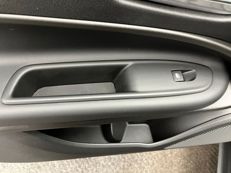 2025 Jeep Avenger Avenger 1.2 Altitude 5dr Hatchback Hatchback PETROL Manual