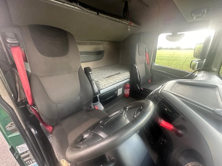 DAF TRUCKS XF105 460 6 X 2 Tractor Unit