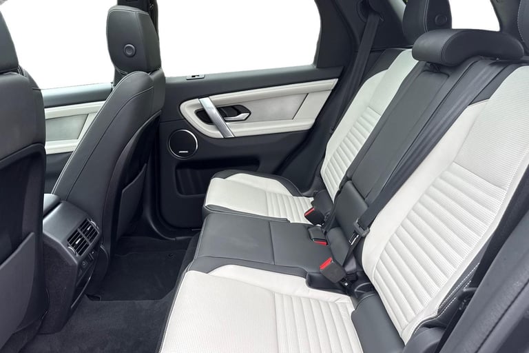 2025 Land Rover Discovery Sport 2.0 D200 Dynamic HSE 5dr SUV DIESEL Automatic