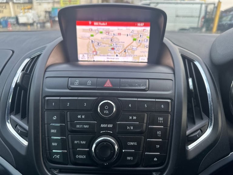 2015 Vauxhall Zafira 1.4T Tech Line 5dr MPV PETROL Manual