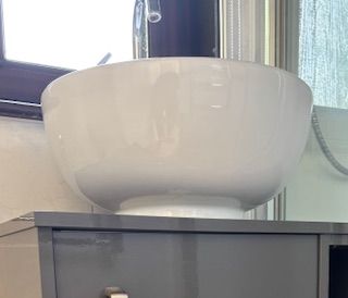Round White Ceramic Counter Top Basin inc. Mixer Tap