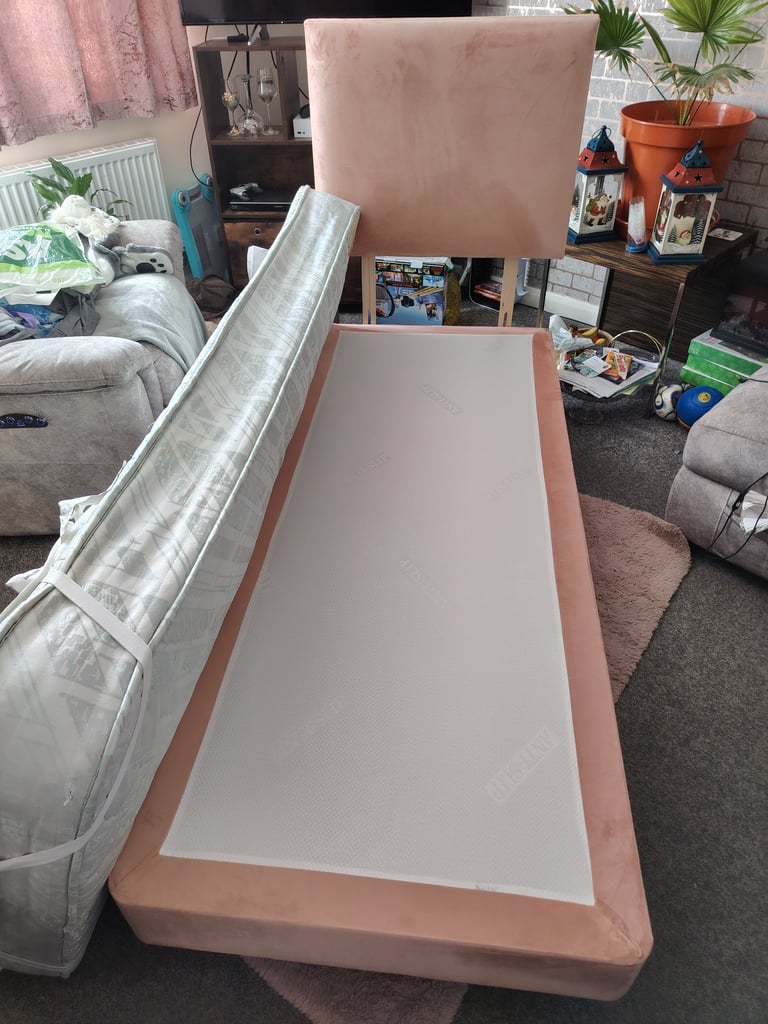 Small Single bed 2'6