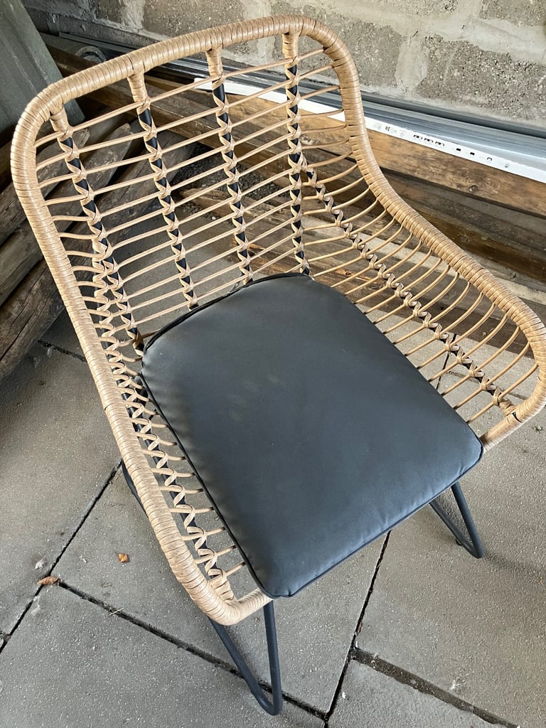 image for Garden Outdoor Chairs (3 perfect 1 damaged) Patio/Lawn Furniture