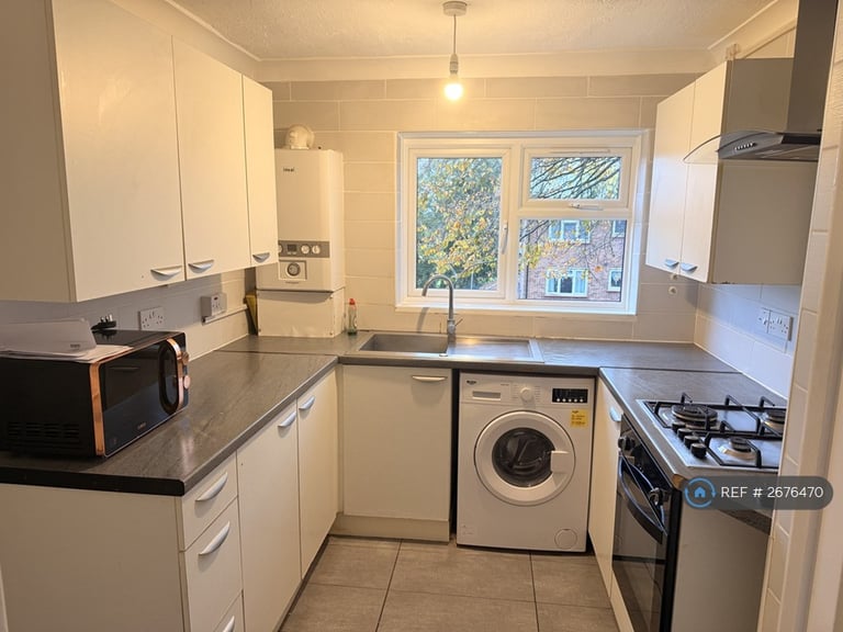 2 bedroom flat in Shorts Way, Rochester, ME1 (2 bed) (#2676470)