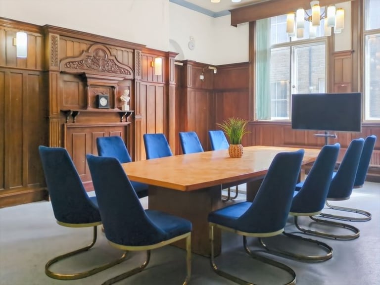 PRIVATE OFFICE SPACE, BEAUTY ROOMS, CREATIVE SPACE & HOT DESKS – HUDDERSFIELD TOWN CENTRE