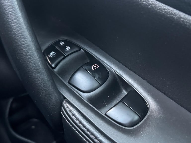 2014 Nissan X-Trail 1.6 dCi N-Tec 5dr ESTATE DIESEL Manual