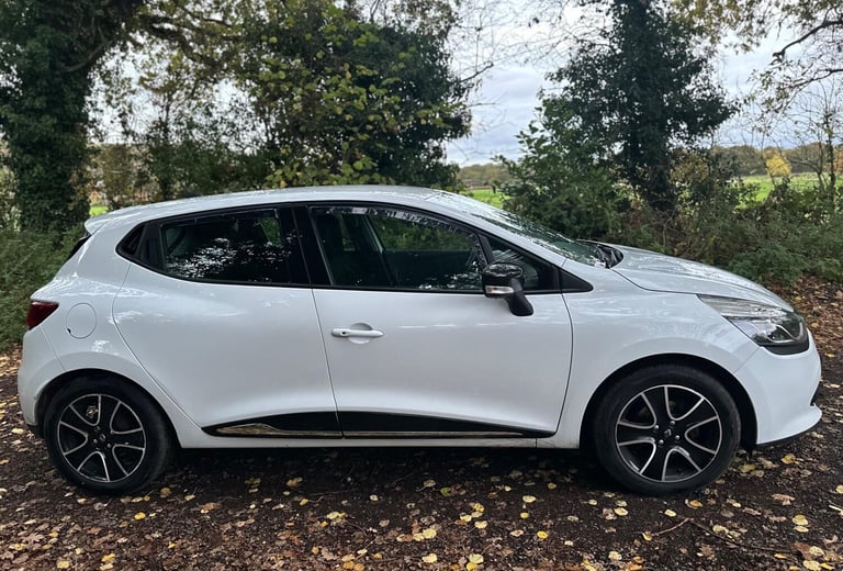 2015 Renault Clio 1.2 16V Dynamique MediaNav 5dr HATCHBACK PETROL Manual