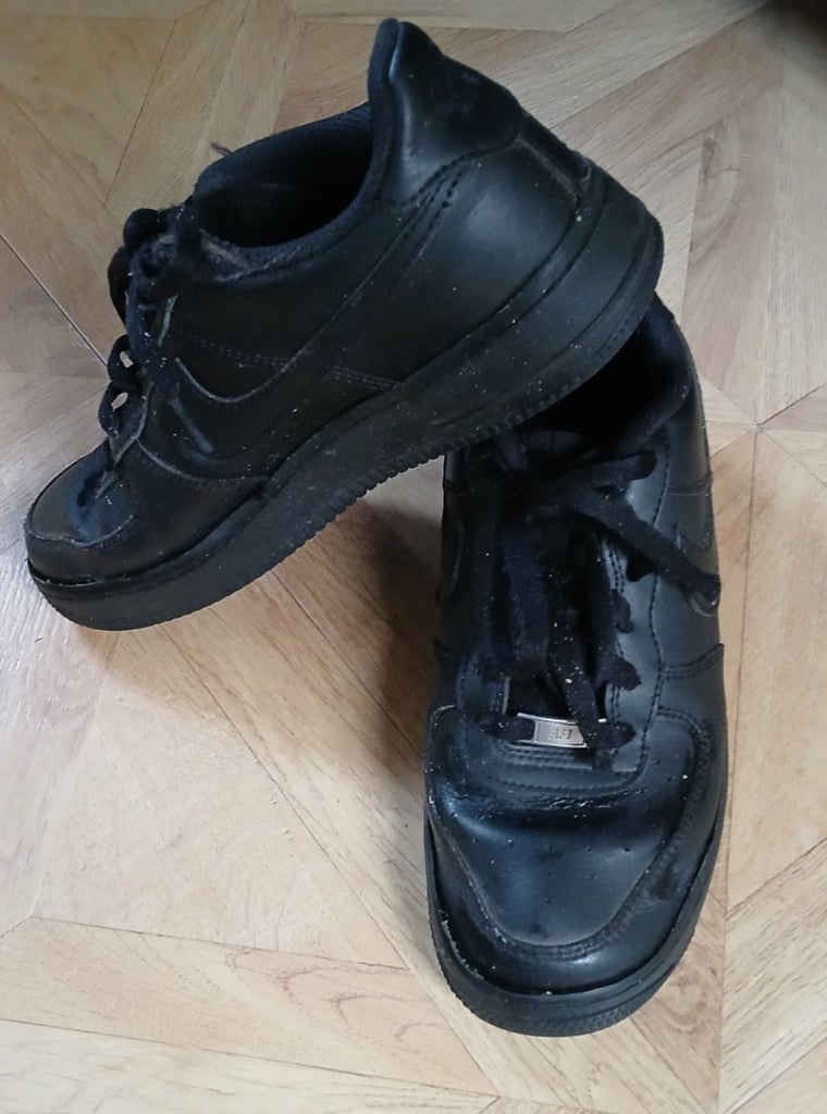 Free Nike Airforce 1  Size 6