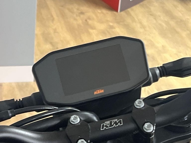 2025 KTM Street 890 DUKE GP Petrol black 6 Speed