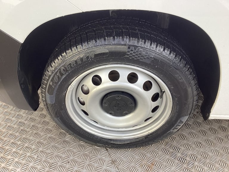 2023 Peugeot Partner BlueHDi 950 Professional Premium + LWB A/C Euro 6 LWB Panel Van Diesel Manual