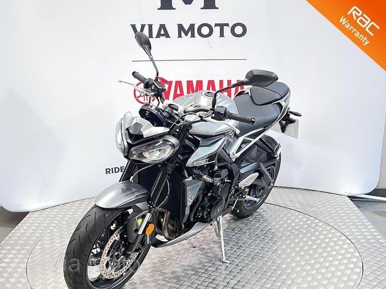 TRIUMPH STREET TRIPLE R - 2023 - 1800 miles