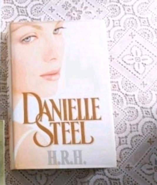 DANIELLE STEEL HB BOOK 