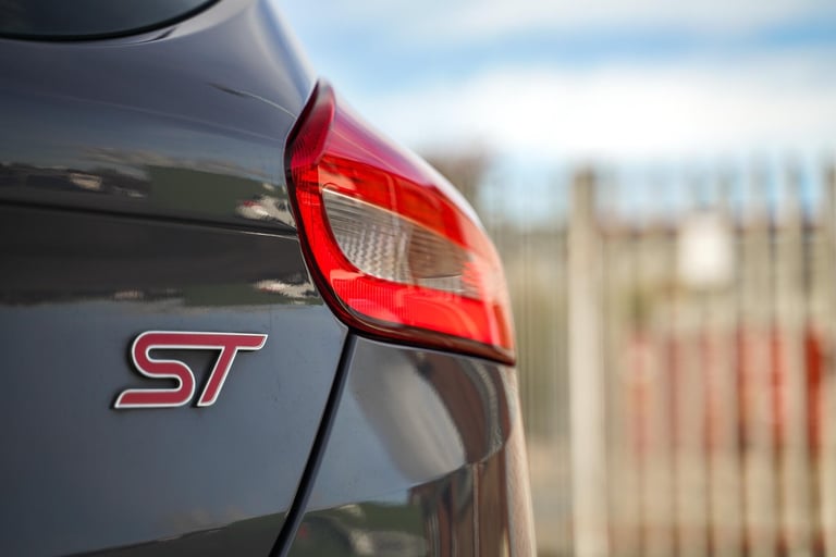 2018 Ford Focus 2.0T EcoBoost ST-3 Euro 6 (s/s) 5dr HATCHBACK Petrol Manual