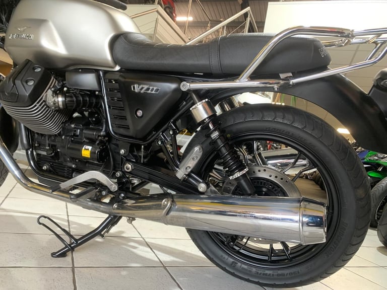 Moto Guzzi V7 Stone 2016