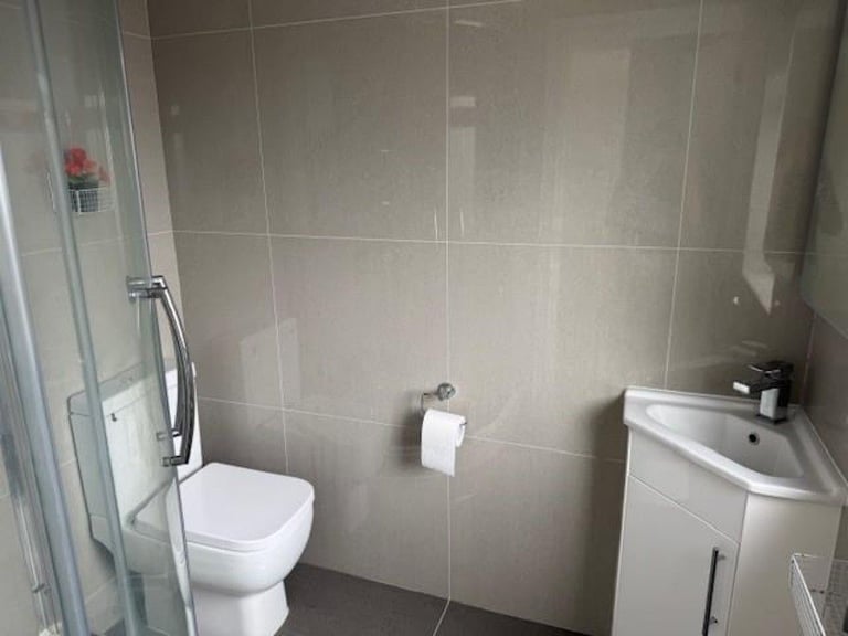 Loft Studio available to rent in Harrow - Warham Rd.