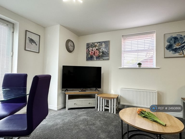 2 bedroom flat in Conyger Close, Great Oakley, Corby, NN18 (2 bed) (#2493866)