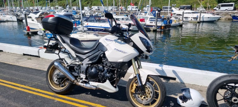 Triumph tiger 1050 abs with luggage.Swap/px