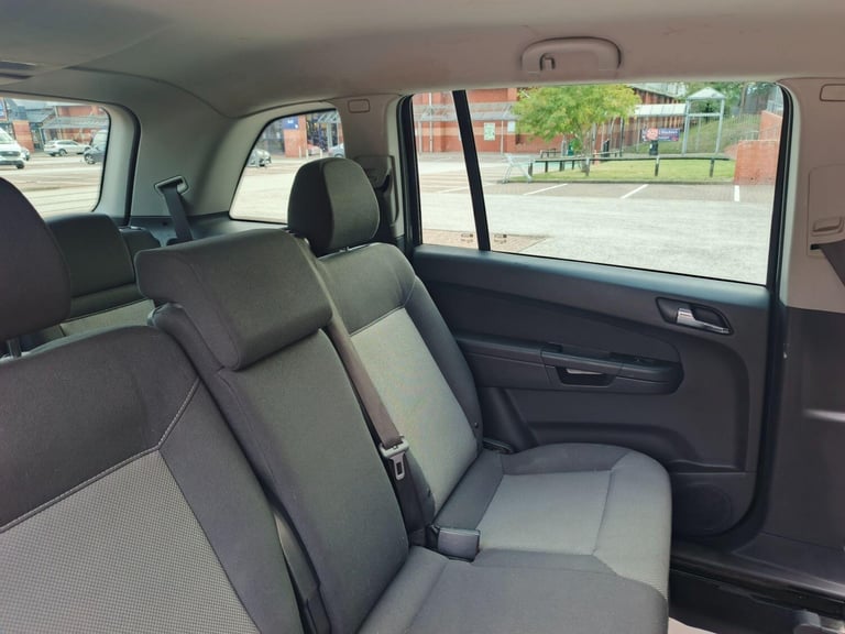 2012 Vauxhall Zafira 1.6 16V Design Euro 5 5dr (SNav) MPV Petrol Manual