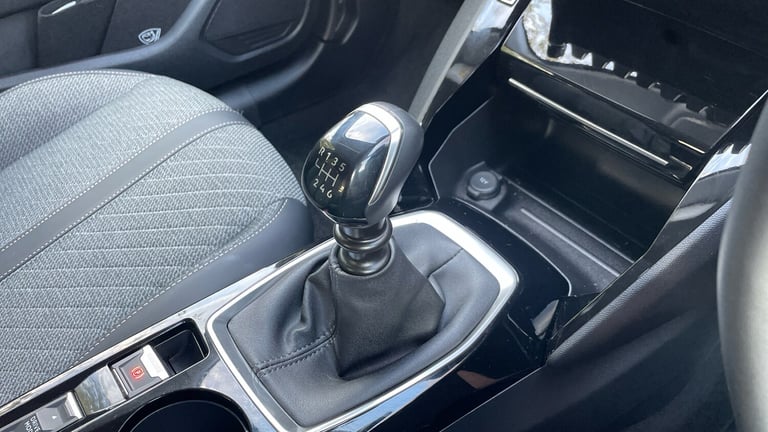 2024 Peugeot 208 1.2 PureTech Allure Hatchback 5dr Petrol Manual Euro 6 (s/s) (100 ps) Hatchback ...