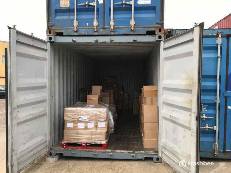 24 hour Self Storage Containers To Rent Basildon Essex (CM13)