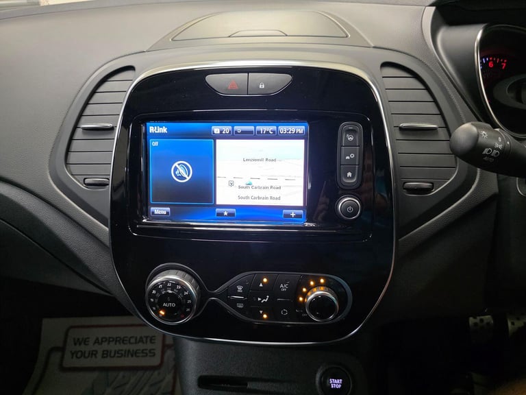 RENAULT CAPTUR 1.2 Signature X Nav TCe White Petrol 2017 WARRANTY 12 MONTHS MOT