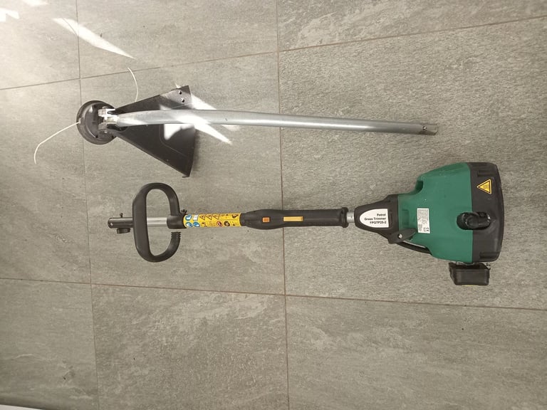 Petrol strimmer 