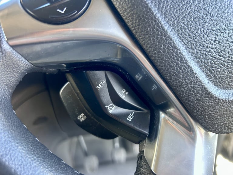 FORD TRANSIT CONNECT 1.6 TDCi 200 Limited 2015