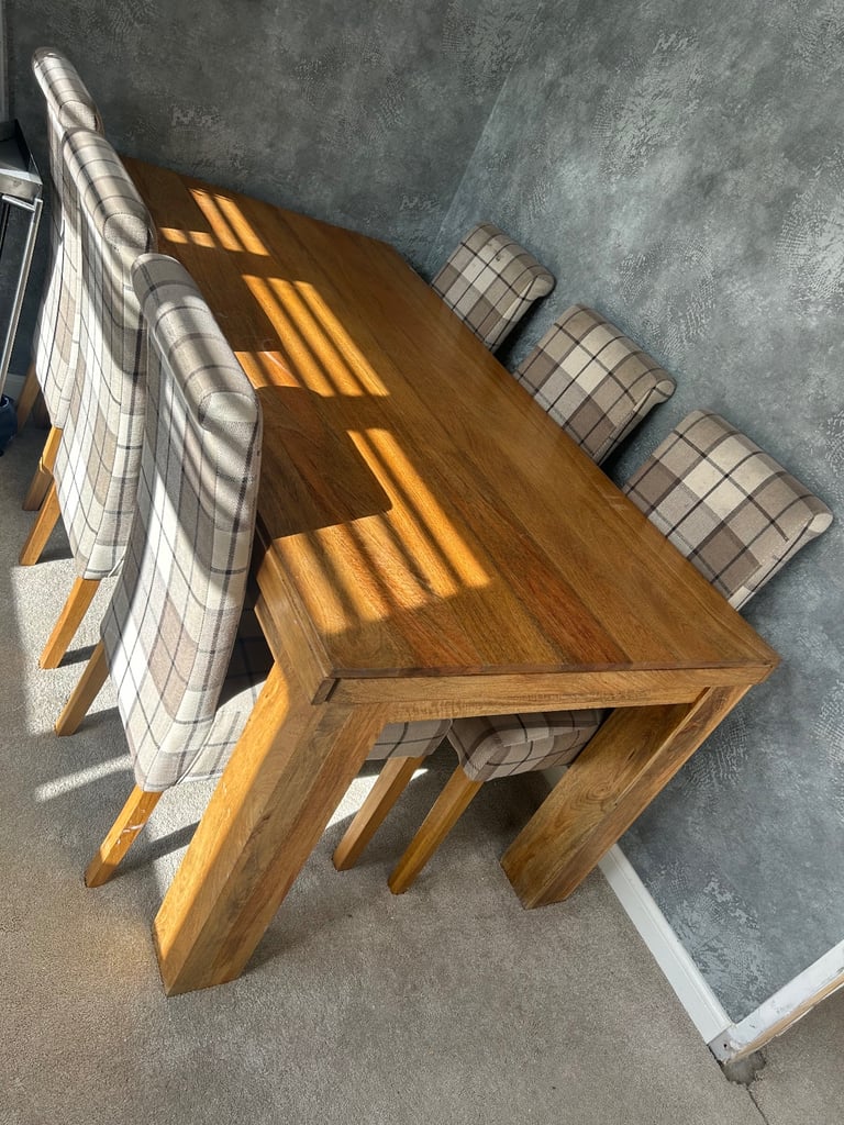 Oak furniture land dining table & 6 chairs