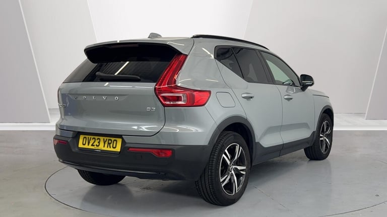 2023 Volvo XC40 Plus, B3 Mild hybrid, Petrol, Dark (360 Parking Camera, Apple Car Play) Estate Pe...