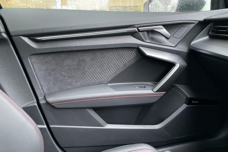 2025 Audi RS3 2.5 TFSI Carbon Black Saloon 4dr Petrol S Tronic quattro Euro 6 (s/s) (400  SALOON ...