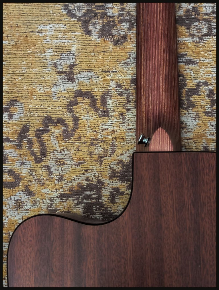 Guitar - Martin DCPA5 electro acoustic + hardcase 