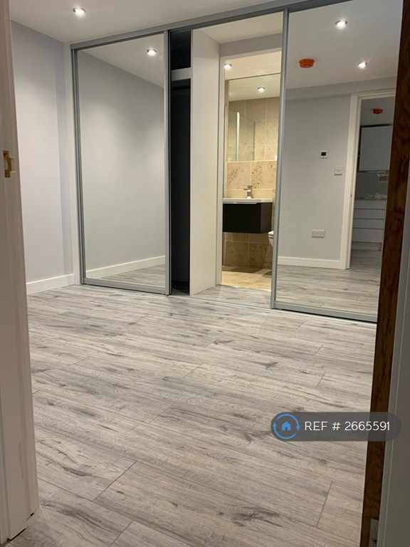 1 bedroom flat in The Causeway, Altrincham, WA14 (1 bed) (#2665591)