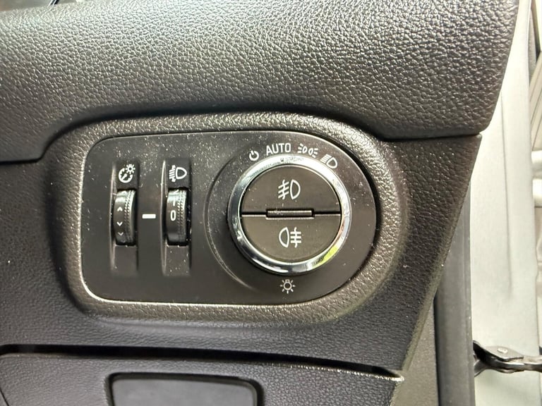 2016 Vauxhall Zafira Tourer 1.6 CDTi ecoFLEX Tech Line MPV 5dr Diesel Manual Euro 6 (s/s) (136 ps...