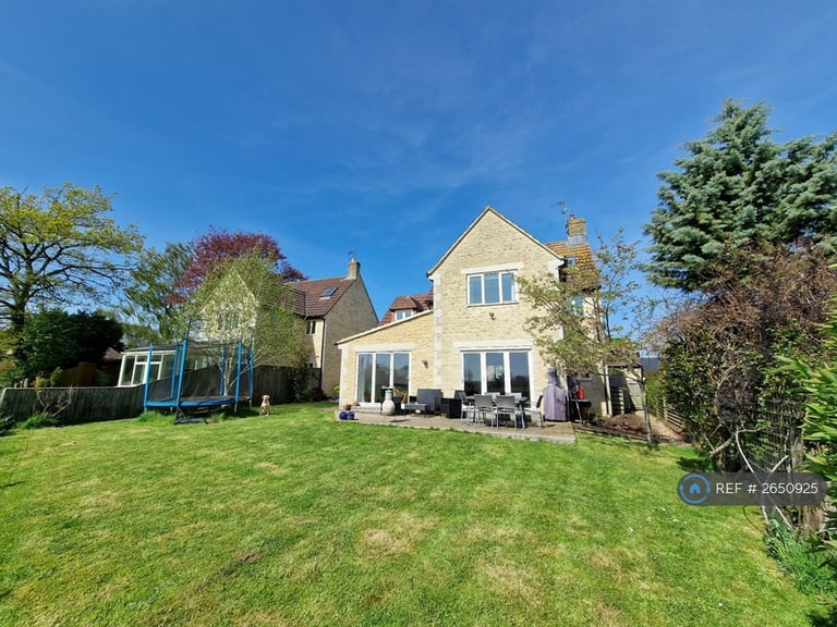 5 bedroom house in The Cedars, Lea, Nr Malmesbury, SN16 (5 bed) (#2650925)