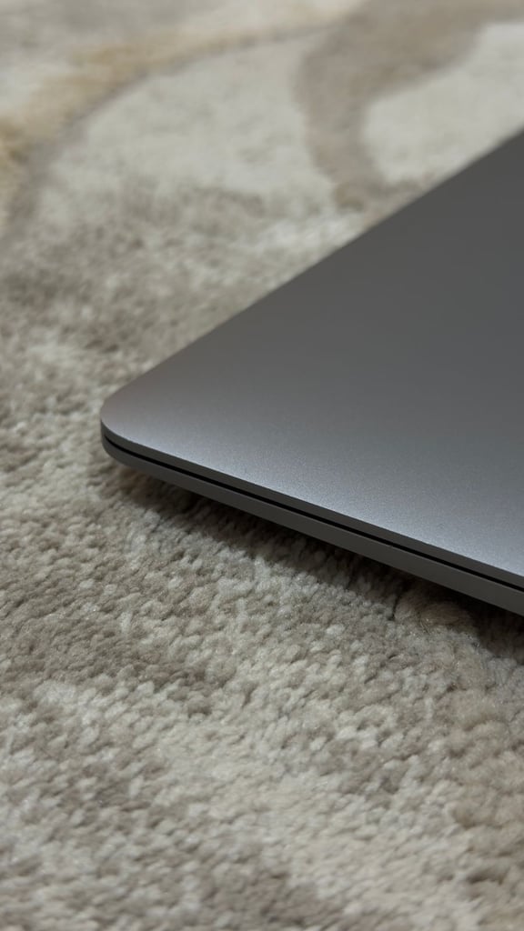 13" Macbook Air (M1) – Excellent Condition