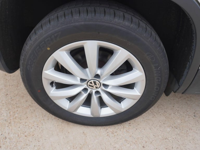 2014 Volkswagen Tiguan 2.0 TDI BlueMotion Tech Match DSG 4WD Euro 5 (s/s) 5dr SUV Diesel Automatic