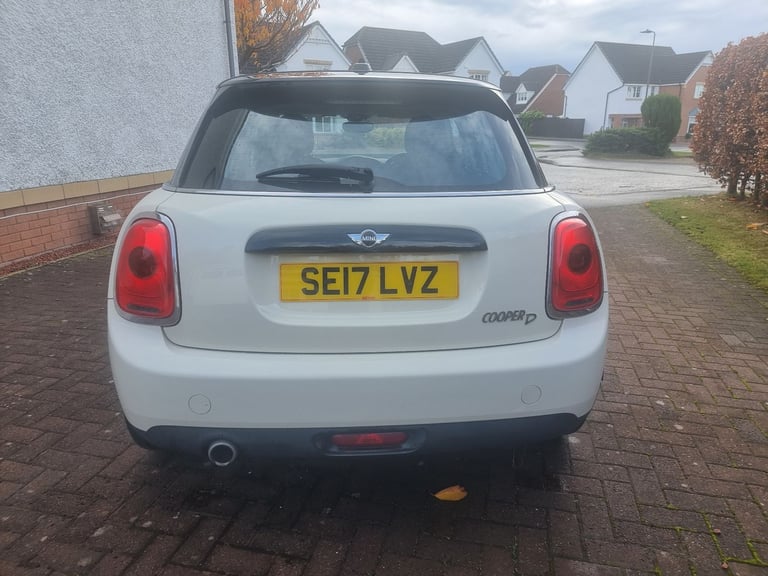 Mini Cooper D Euro 6 1496 (cc), 5 doors