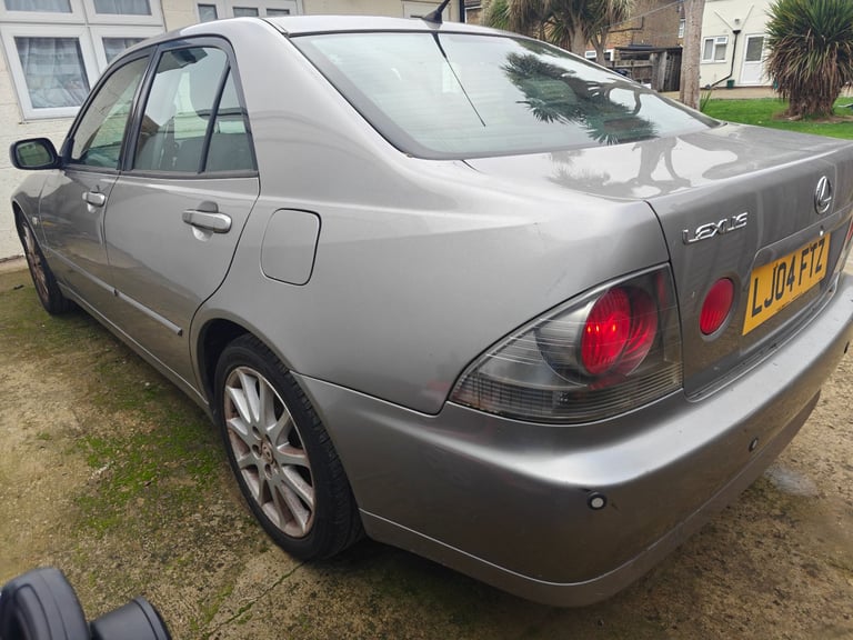Lexus IS 200 LE Auto 2004 