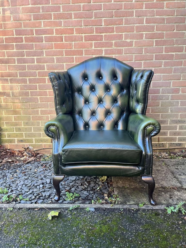 Stunning Thomas Lloyd Dark Parliament Green Leather Chesterfield Queen Anne Wing Back Chair