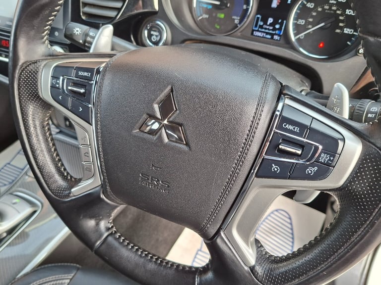 2021 21 Mitsubishi Outlander 2.4 PHEV Dynamic CVT Auto 4WD. 13.8kWh. 1 Owner.